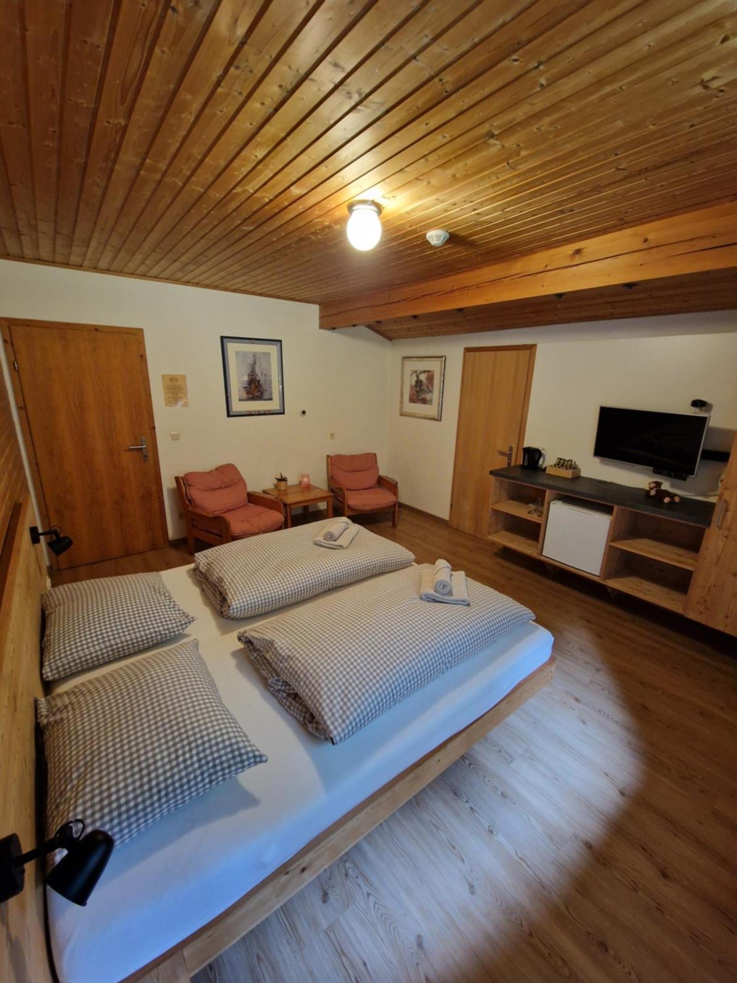 Garni Baerenwirt Bed & Breakfast ลอยทัช ภายนอก รูปภาพ