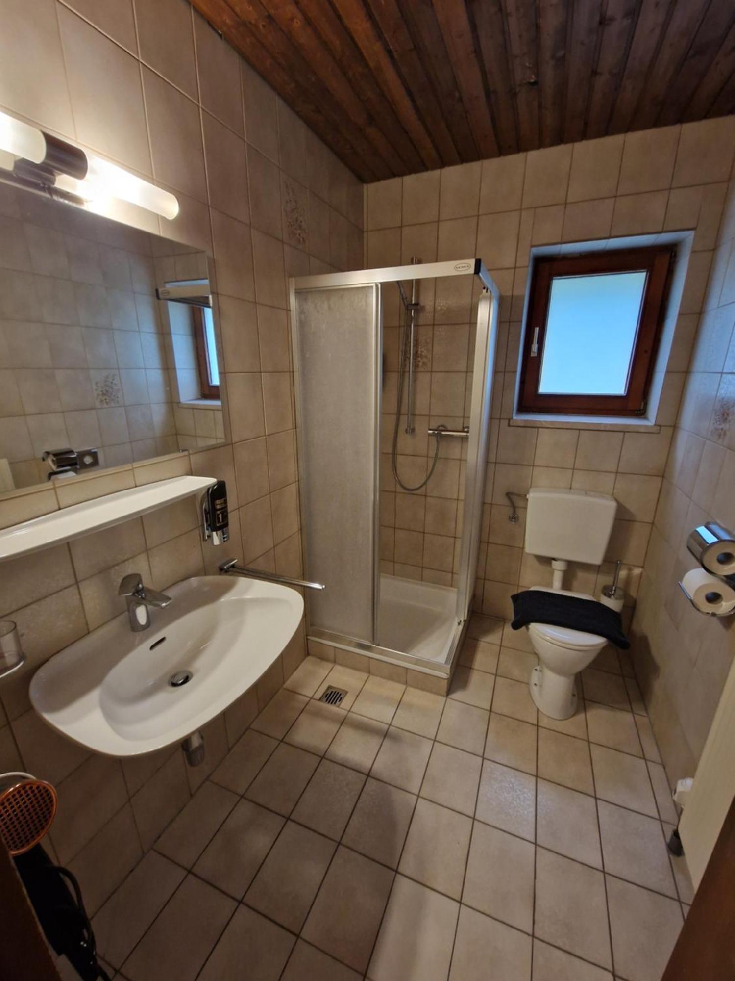 Garni Baerenwirt Bed & Breakfast ลอยทัช ภายนอก รูปภาพ