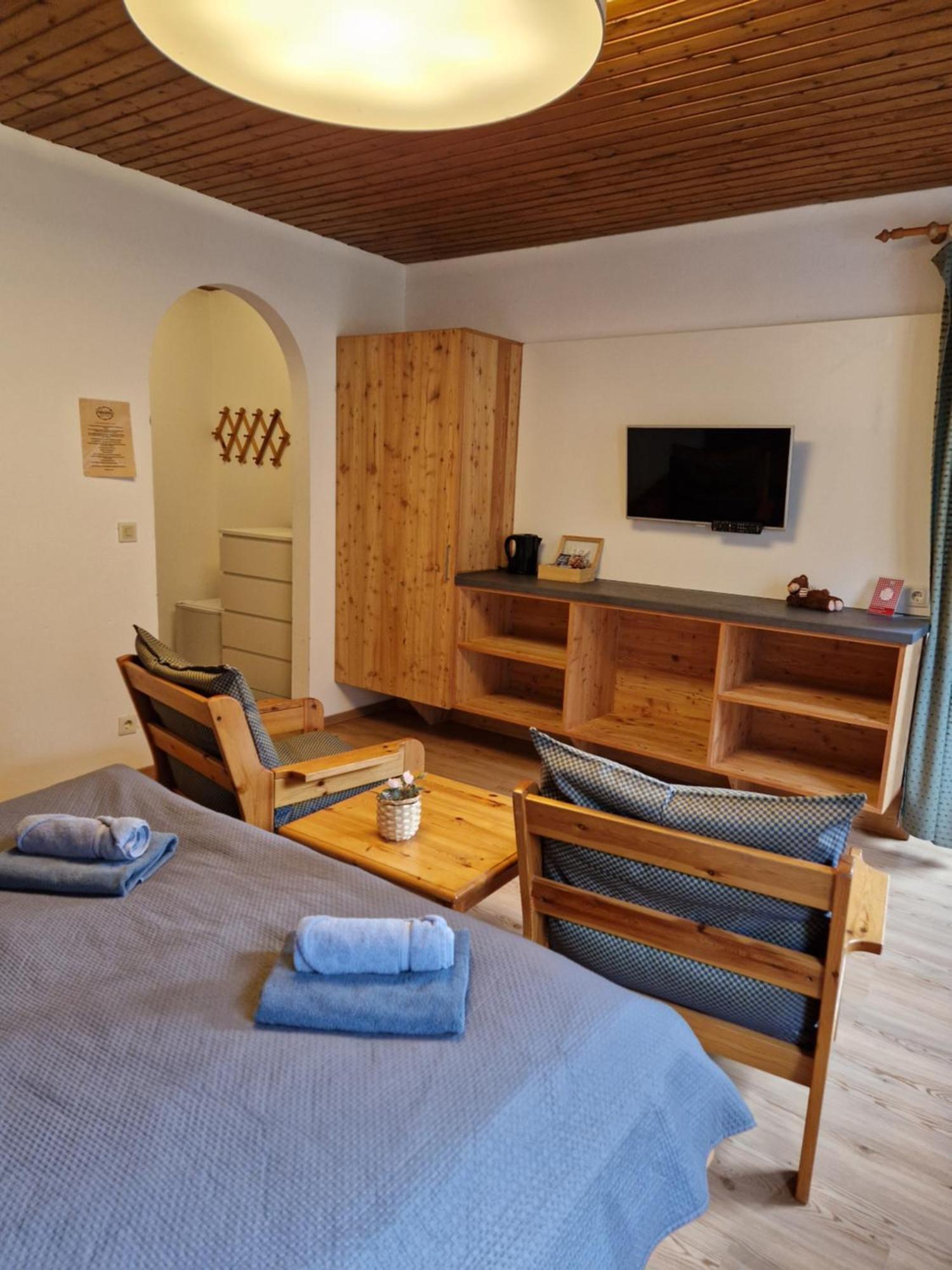Garni Baerenwirt Bed & Breakfast ลอยทัช ภายนอก รูปภาพ