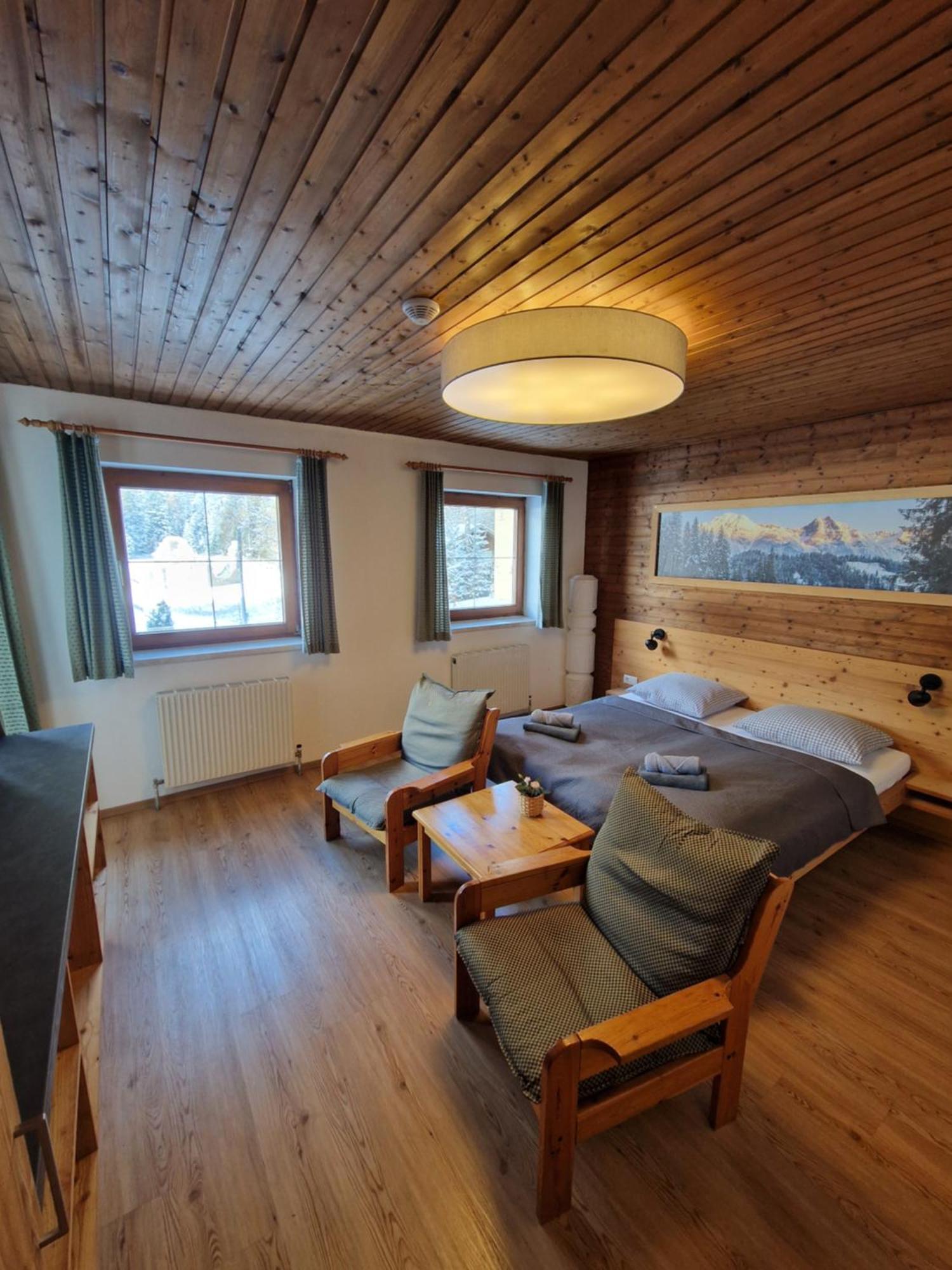 Garni Baerenwirt Bed & Breakfast ลอยทัช ภายนอก รูปภาพ