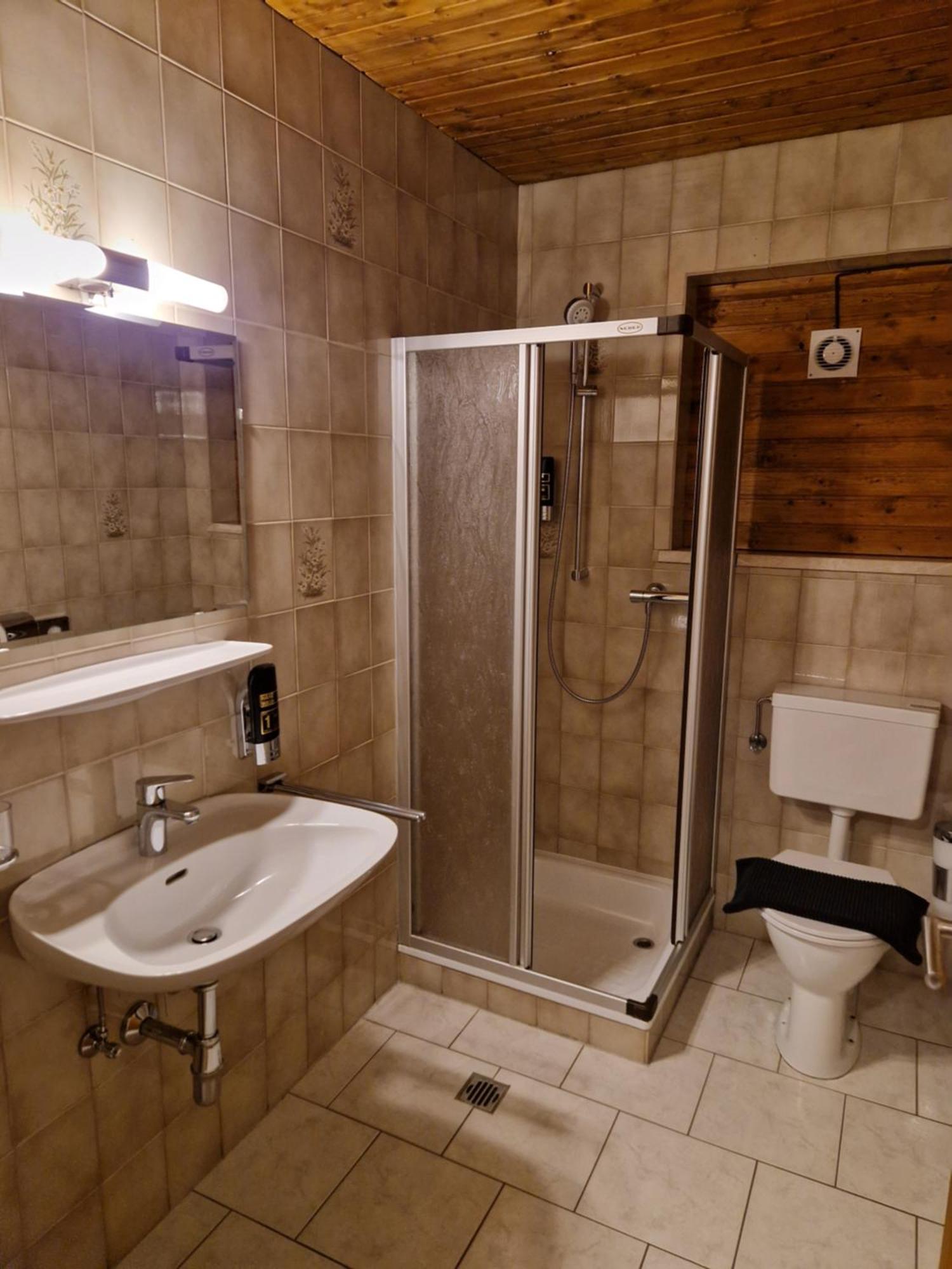 Garni Baerenwirt Bed & Breakfast ลอยทัช ภายนอก รูปภาพ