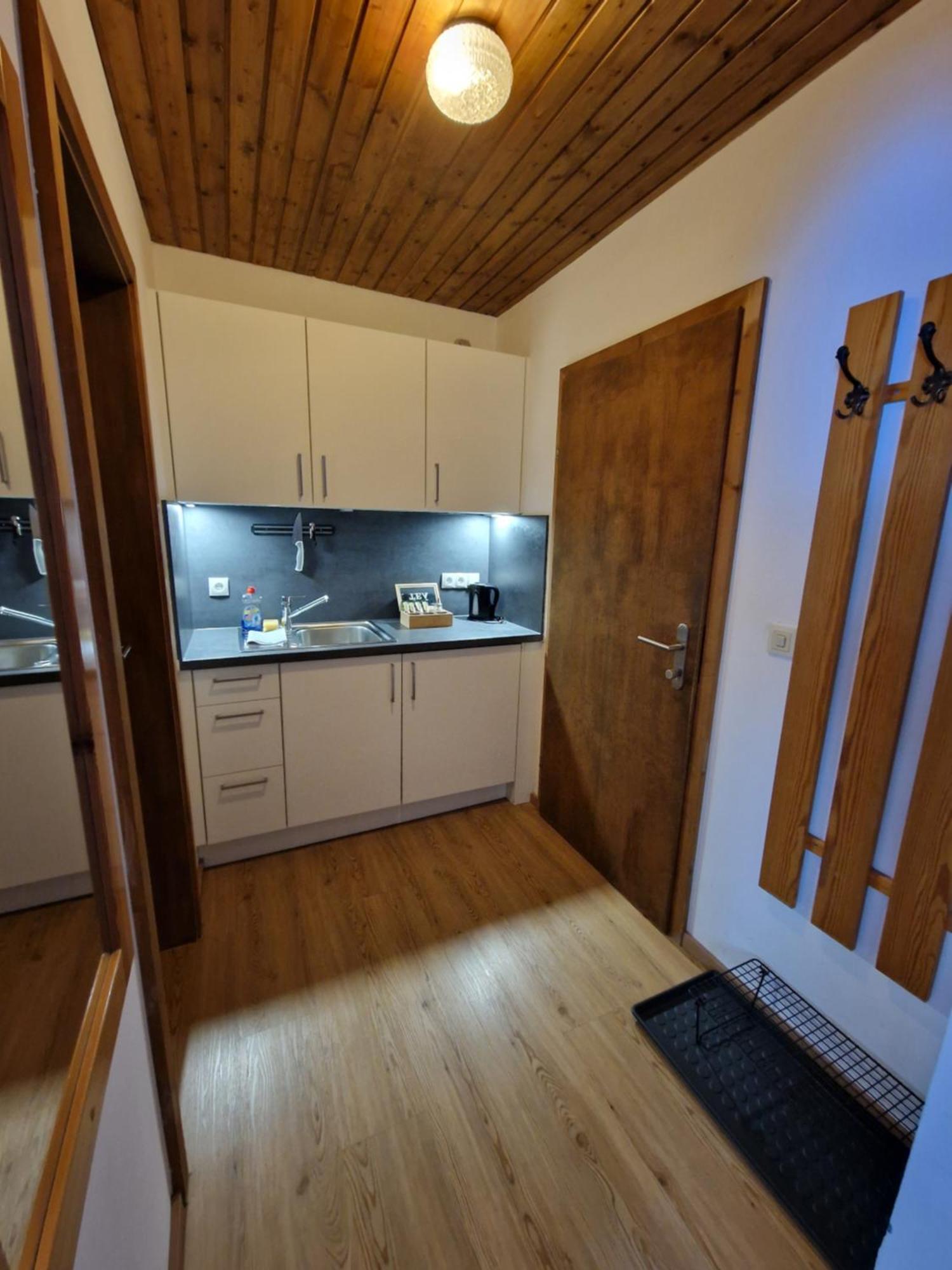 Garni Baerenwirt Bed & Breakfast ลอยทัช ภายนอก รูปภาพ