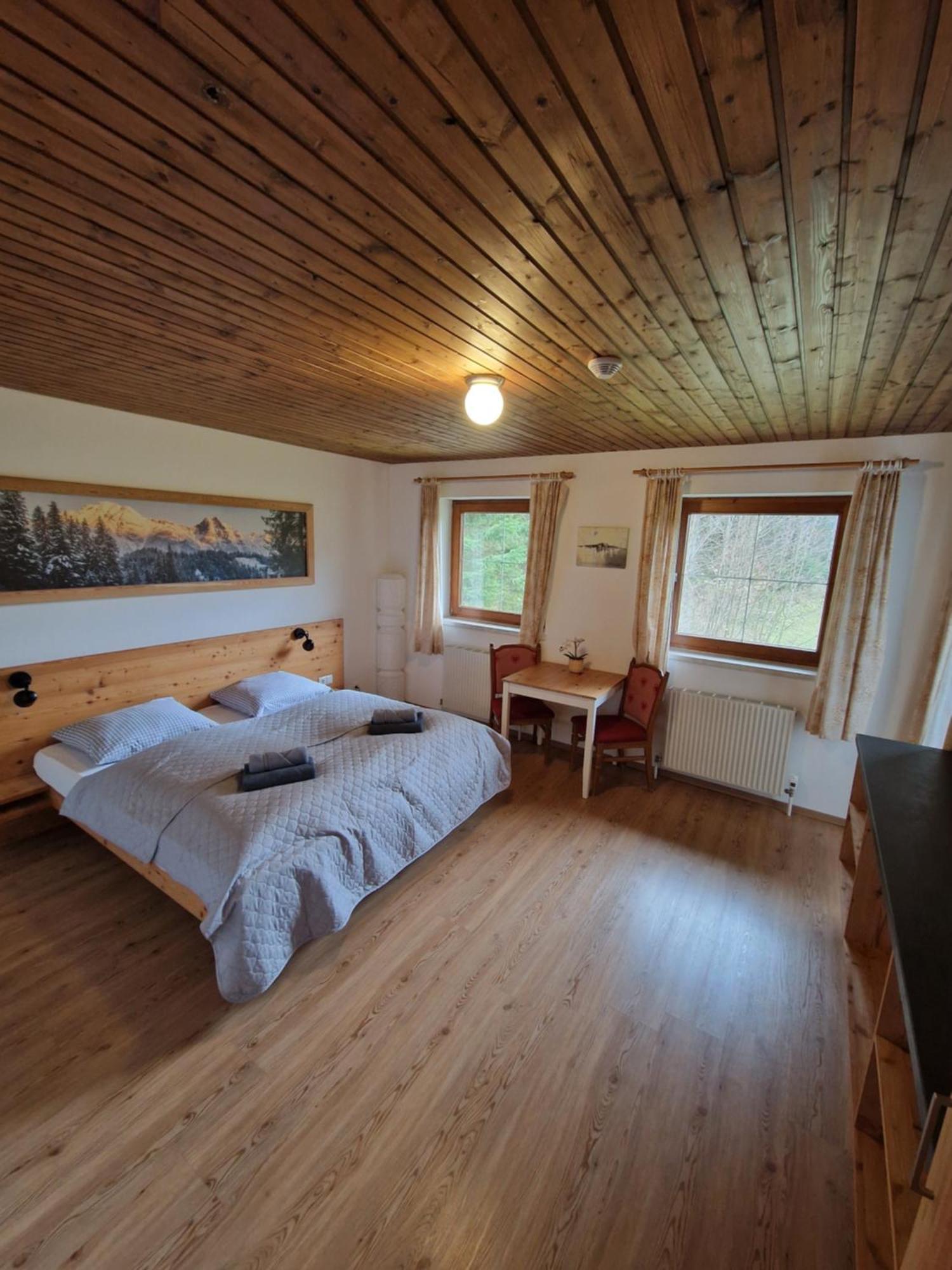 Garni Baerenwirt Bed & Breakfast ลอยทัช ภายนอก รูปภาพ