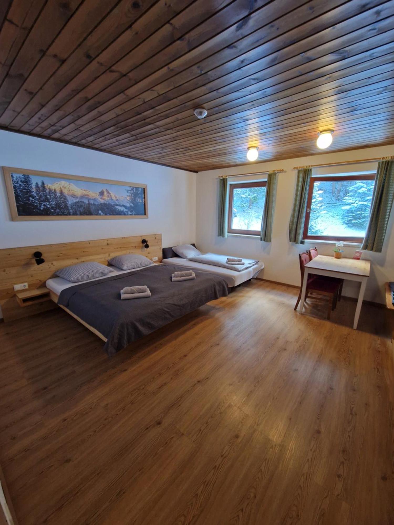 Garni Baerenwirt Bed & Breakfast ลอยทัช ภายนอก รูปภาพ